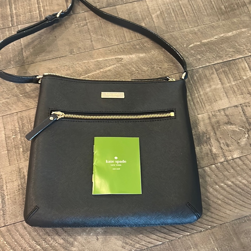 Kate Spade Crossbody! Excellent condition!